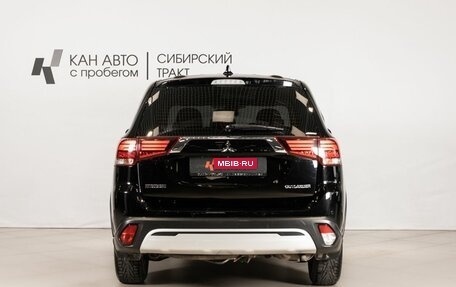 Mitsubishi Outlander III рестайлинг 3, 2018 год, 2 080 000 рублей, 4 фотография