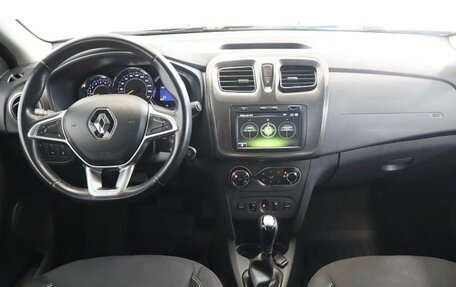 Renault Logan II, 2018 год, 1 100 000 рублей, 9 фотография