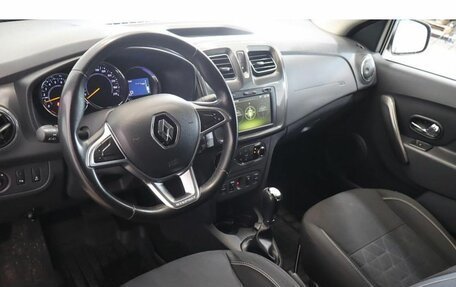 Renault Logan II, 2018 год, 1 100 000 рублей, 6 фотография