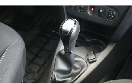 Renault Logan II, 2018 год, 1 100 000 рублей, 12 фотография