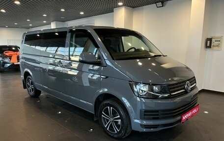 Volkswagen Caravelle T6 рестайлинг, 2019 год, 3 890 000 рублей, 1 фотография