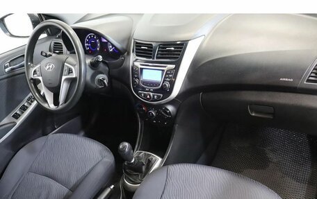 Hyundai Solaris II рестайлинг, 2013 год, 725 000 рублей, 5 фотография