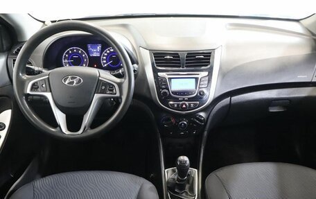 Hyundai Solaris II рестайлинг, 2013 год, 725 000 рублей, 11 фотография