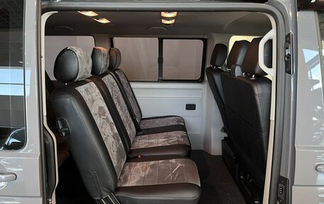 Volkswagen Caravelle T6 рестайлинг, 2019 год, 3 890 000 рублей, 16 фотография