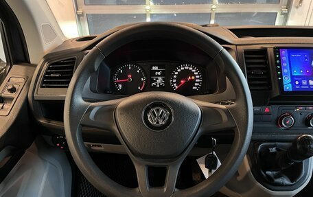 Volkswagen Caravelle T6 рестайлинг, 2019 год, 3 890 000 рублей, 10 фотография