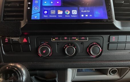 Volkswagen Caravelle T6 рестайлинг, 2019 год, 3 890 000 рублей, 14 фотография