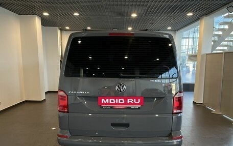 Volkswagen Caravelle T6 рестайлинг, 2019 год, 3 890 000 рублей, 4 фотография