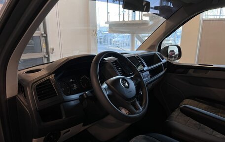 Volkswagen Caravelle T6 рестайлинг, 2019 год, 3 890 000 рублей, 21 фотография