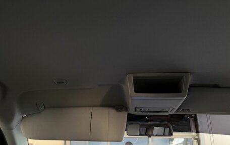 Volkswagen Caravelle T6 рестайлинг, 2019 год, 3 890 000 рублей, 30 фотография