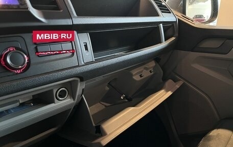 Volkswagen Caravelle T6 рестайлинг, 2019 год, 3 890 000 рублей, 25 фотография