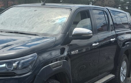 Toyota Hilux VIII, 2015 год, 2 400 000 рублей, 2 фотография