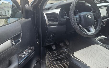 Toyota Hilux VIII, 2015 год, 2 400 000 рублей, 6 фотография