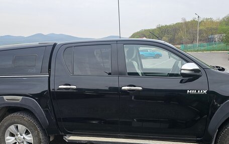 Toyota Hilux VIII, 2015 год, 2 400 000 рублей, 14 фотография