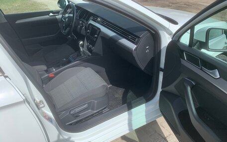 Volkswagen Passat B8 рестайлинг, 2019 год, 1 950 000 рублей, 8 фотография