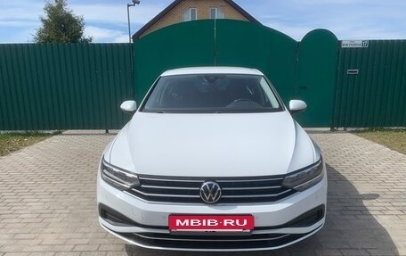 Volkswagen Passat B8 рестайлинг, 2019 год, 1 950 000 рублей, 3 фотография
