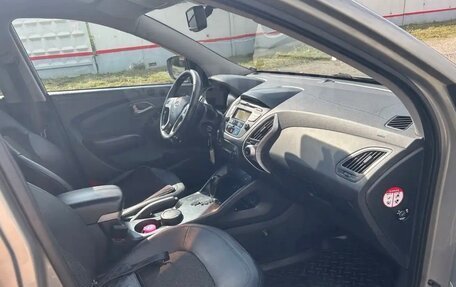 Hyundai ix35 I рестайлинг, 2010 год, 1 200 000 рублей, 9 фотография