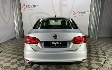 Volkswagen Jetta VI, 2013 год, 1 100 000 рублей, 3 фотография