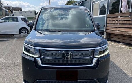Honda Stepwgn, 2023 год, 2 090 000 рублей, 2 фотография