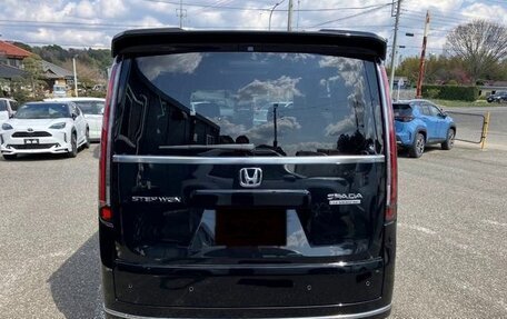 Honda Stepwgn, 2023 год, 2 090 000 рублей, 5 фотография