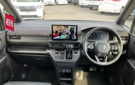 Honda Stepwgn, 2023 год, 2 090 000 рублей, 9 фотография
