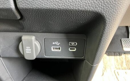 Honda Stepwgn, 2023 год, 2 090 000 рублей, 19 фотография