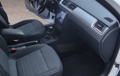Skoda Rapid I, 2015 год, 1 300 000 рублей, 13 фотография