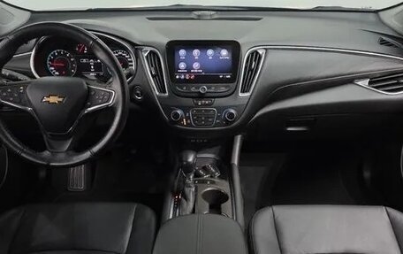 Chevrolet Malibu IX, 2021 год, 1 350 000 рублей, 7 фотография