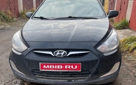 Hyundai Solaris II рестайлинг, 2011 год, 400 000 рублей, 1 фотография