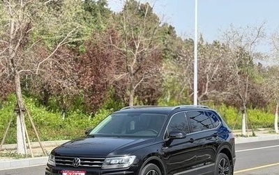 Volkswagen Tiguan II, 2023 год, 2 500 000 рублей, 1 фотография