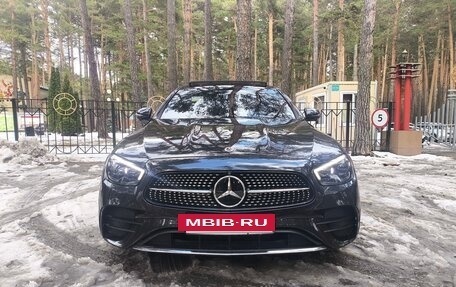 Mercedes-Benz E-Класс, 2022 год, 5 250 000 рублей, 3 фотография