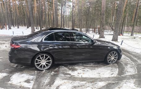Mercedes-Benz E-Класс, 2022 год, 5 250 000 рублей, 9 фотография