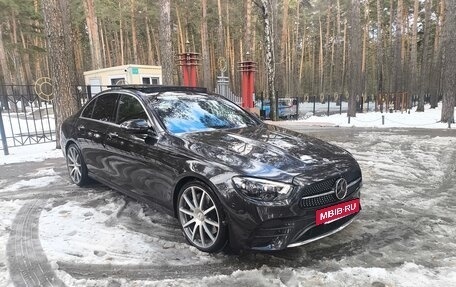 Mercedes-Benz E-Класс, 2022 год, 5 250 000 рублей, 4 фотография