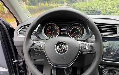 Volkswagen Tiguan II, 2023 год, 2 500 000 рублей, 7 фотография