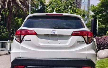 Honda Vezel, 2022 год, 1 589 000 рублей, 5 фотография