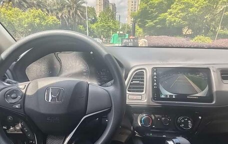 Honda Vezel, 2022 год, 1 589 000 рублей, 13 фотография
