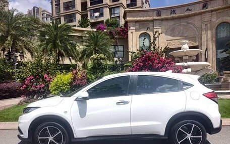 Honda Vezel, 2022 год, 1 589 000 рублей, 7 фотография