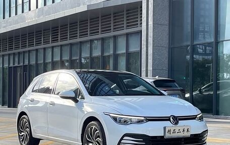 Volkswagen Golf VIII, 2021 год, 1 900 000 рублей, 3 фотография