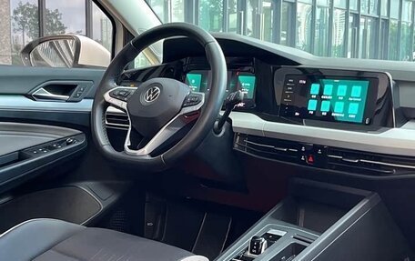 Volkswagen Golf VIII, 2021 год, 1 900 000 рублей, 12 фотография