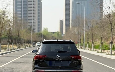 Volkswagen Tiguan II, 2023 год, 2 500 000 рублей, 5 фотография