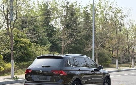 Volkswagen Tiguan II, 2023 год, 2 500 000 рублей, 6 фотография