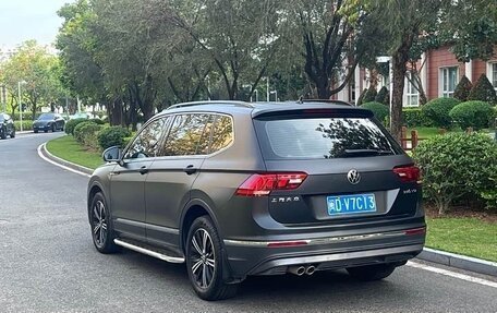 Volkswagen Tiguan II, 2023 год, 2 500 000 рублей, 4 фотография