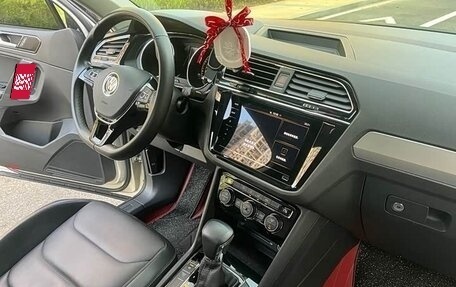 Volkswagen Tiguan II, 2023 год, 2 500 000 рублей, 5 фотография
