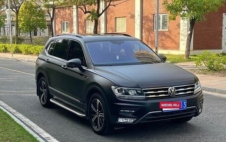 Volkswagen Tiguan II, 2023 год, 2 500 000 рублей, 2 фотография