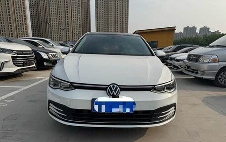 Volkswagen Golf VIII, 2021 год, 1 900 000 рублей, 2 фотография