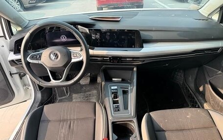 Volkswagen Golf VIII, 2021 год, 1 900 000 рублей, 7 фотография