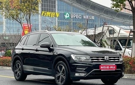 Volkswagen Tiguan II, 2023 год, 2 500 000 рублей, 5 фотография