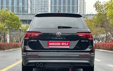 Volkswagen Tiguan II, 2023 год, 2 500 000 рублей, 4 фотография