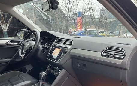 Volkswagen Tiguan II, 2023 год, 2 500 000 рублей, 15 фотография