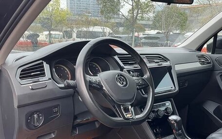 Volkswagen Tiguan II, 2023 год, 2 500 000 рублей, 14 фотография