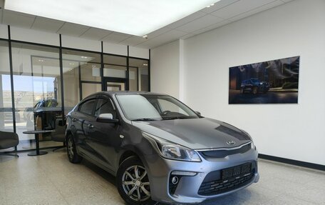KIA Rio IV, 2017 год, 1 000 000 рублей, 3 фотография